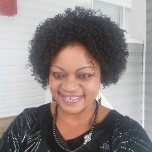 Meet your Posher, Stella